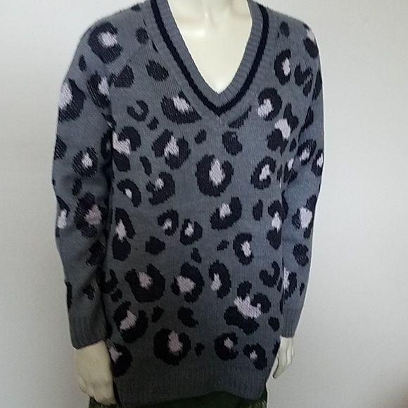 Romeo & Juliet Couture Sweaters - Romeo +juliet couture  top